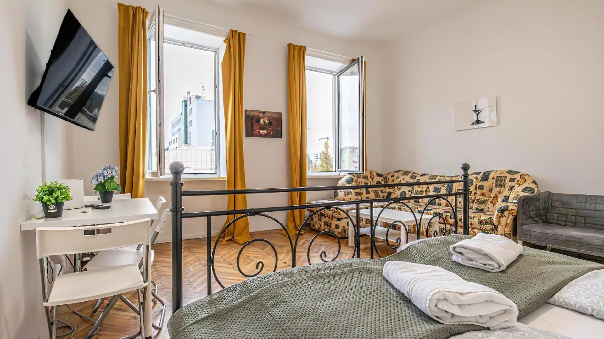 Apartment Superb 2Br Apt Very Spacious At The Millenium Tower Vienna