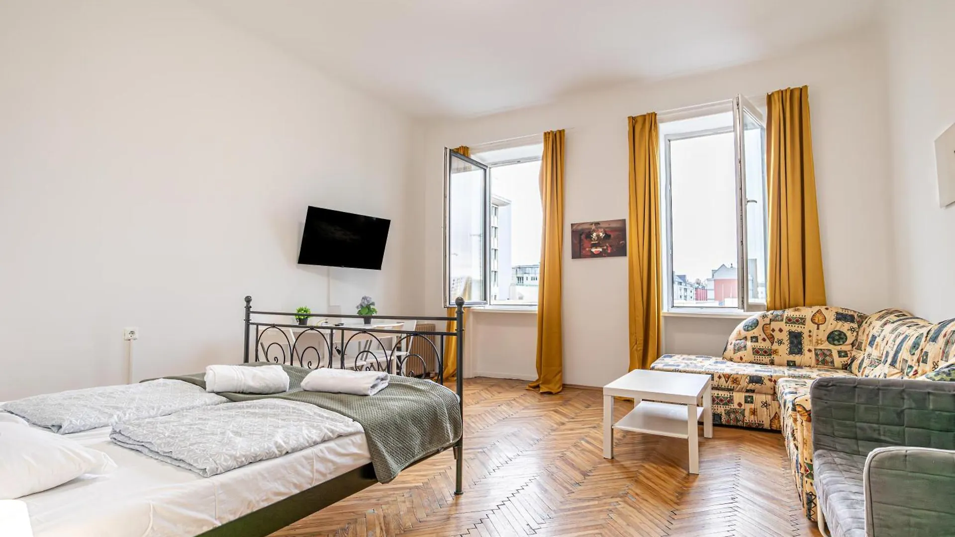 Superb 2Br Apt Very Spacious At The Millenium Tower Vienna